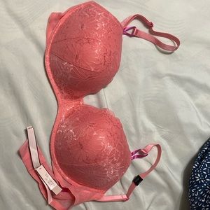 Victoria’s Secret bra 40C